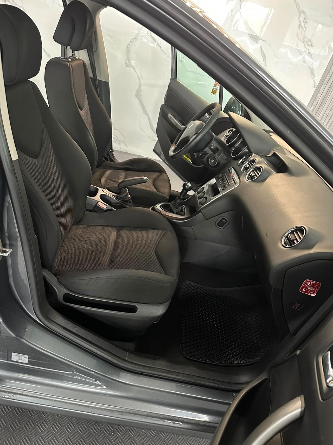 Peugeot 308 1.6 HDi 110CV SW Ciel Premium