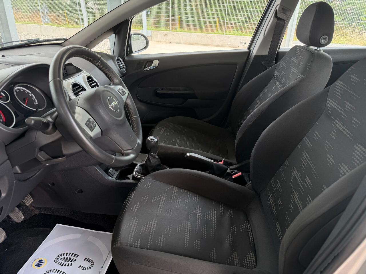 Opel Corsa 1.2 5 porte Cosmo