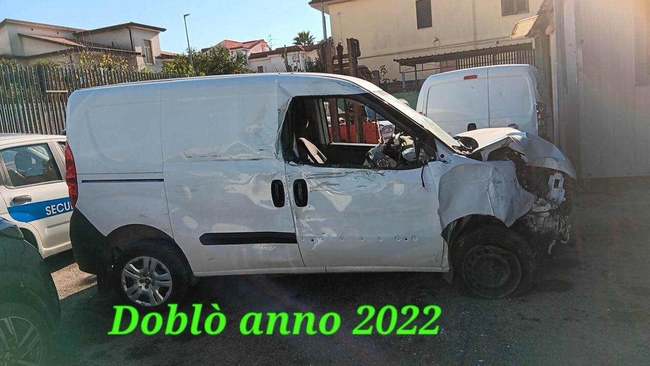 Fiat Doblo incidentata sinistrata mondialcars km 55.000