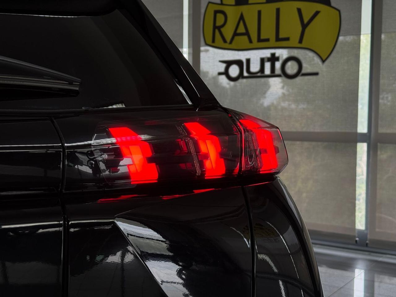 Peugeot 2008 Allure 1.2 PureTech 130 #9386