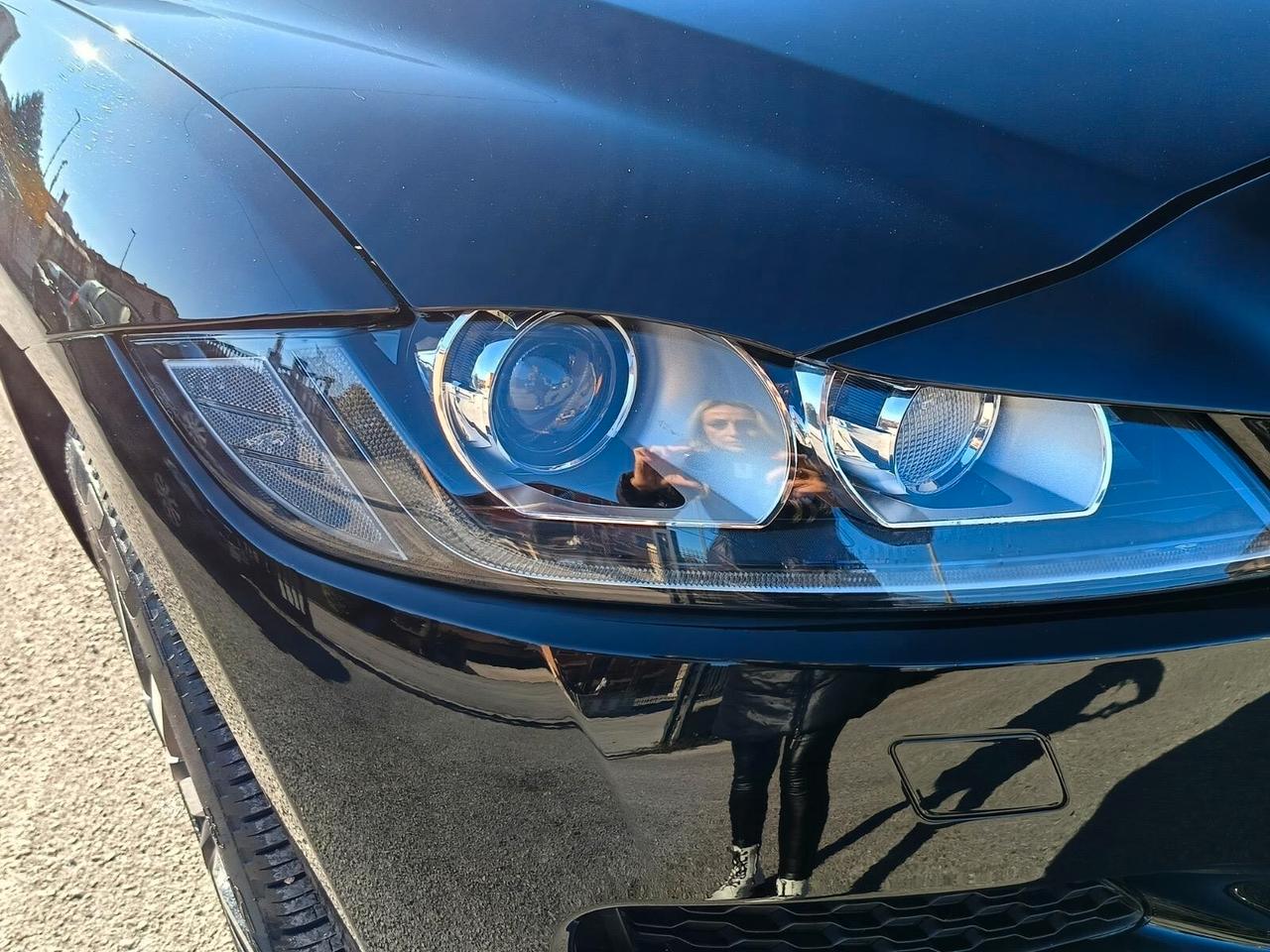 Jaguar F-Pace 2.0 D 180 CV AWD Portfolio