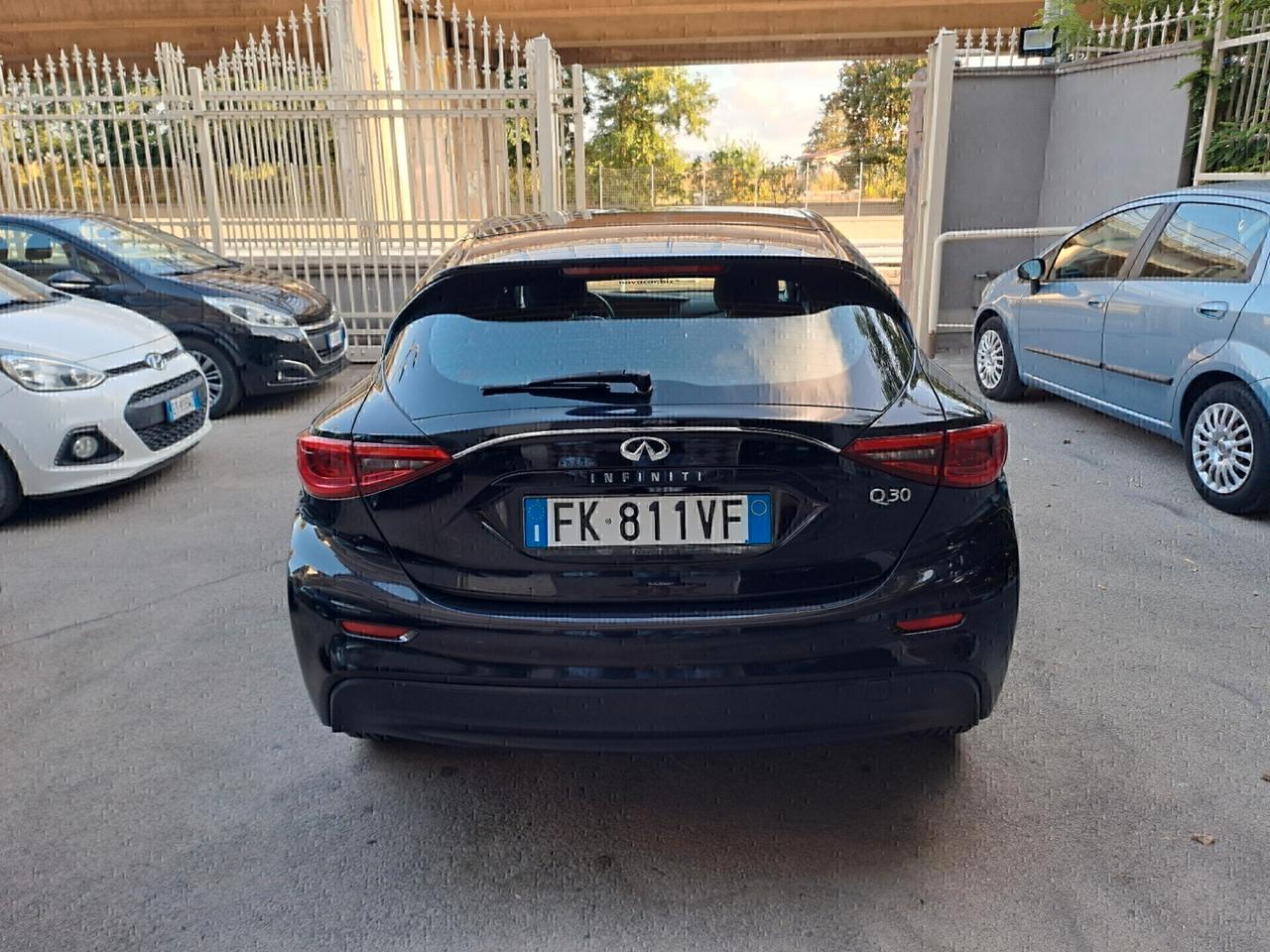 Infiniti Q30 1.5 diesel Premium