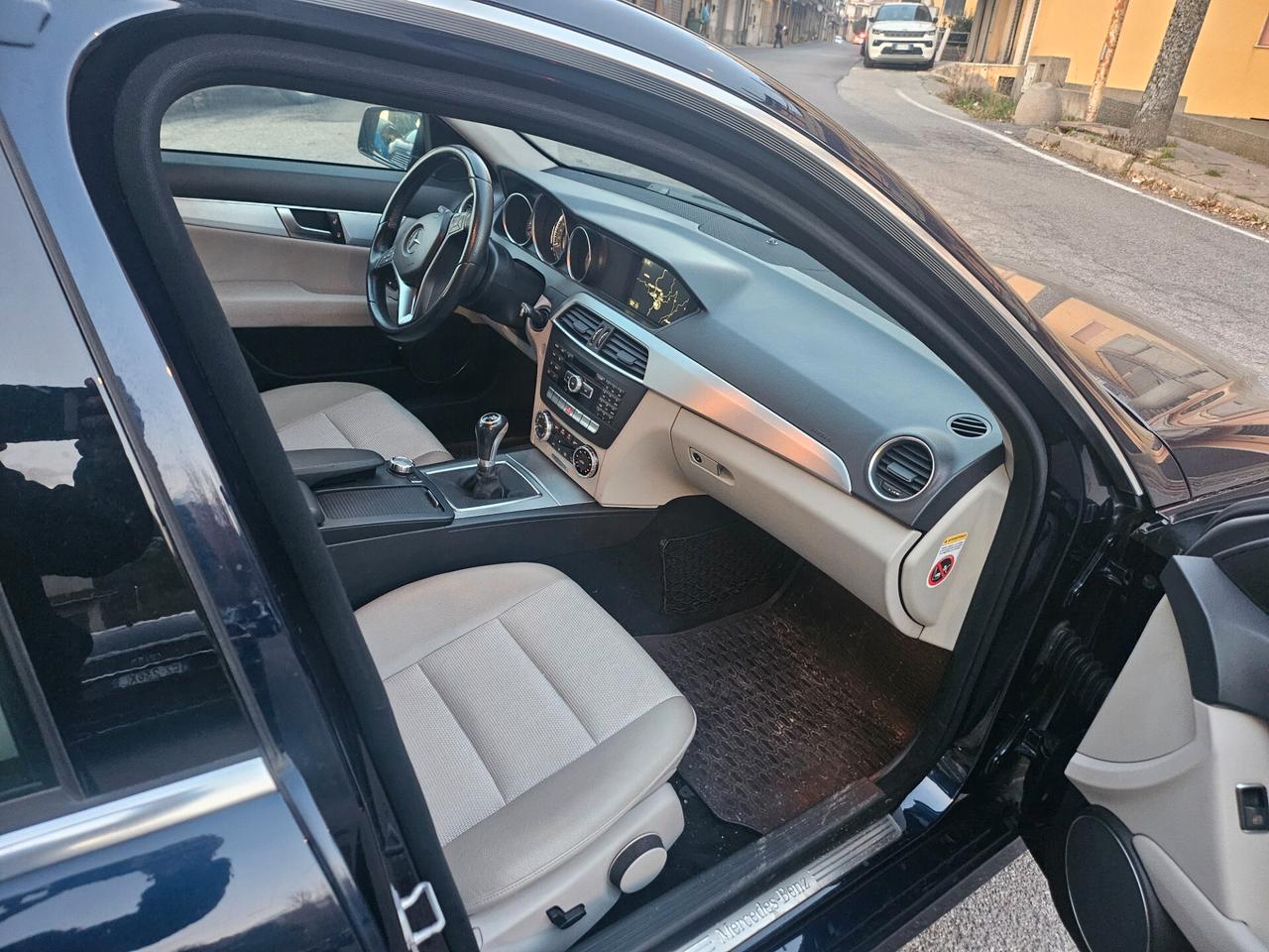 Mercedes-benz C 220 CDI BlueEFFICIENCY Elegance