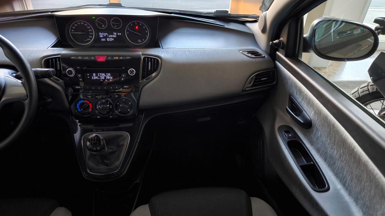 Lancia Ypsilon 1.2 69 CV 5 porte S&S Silver
