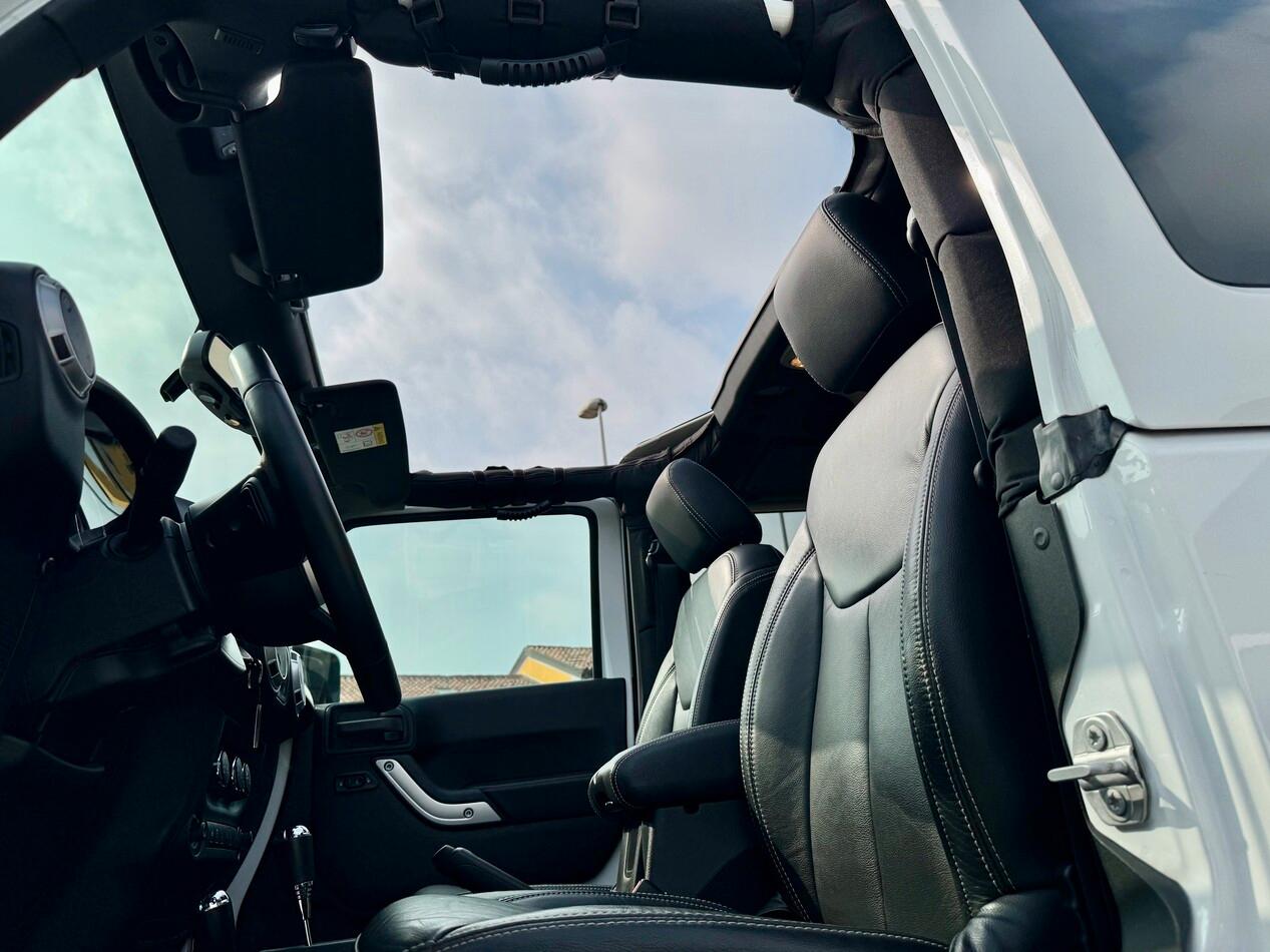 Jeep Wrangler Wrangler 2.8 crd Sahara auto