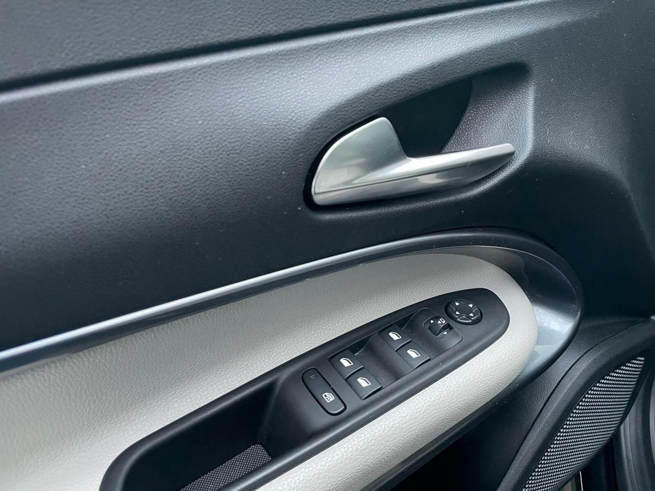 Fiat 600 Hybrid 110 CV DCT MHEV La Prima