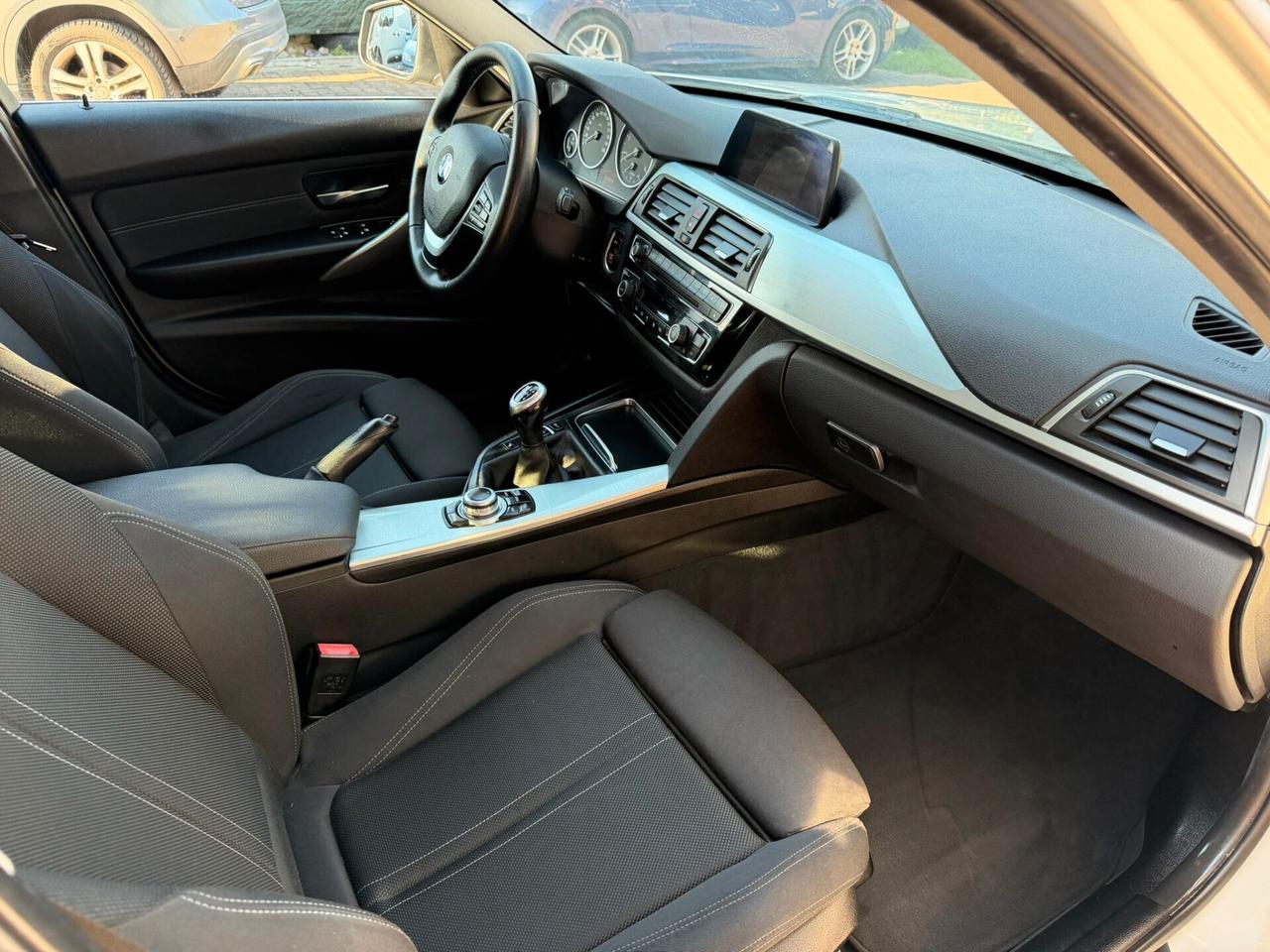 Bmw 318 318d xDrive Touring Sport