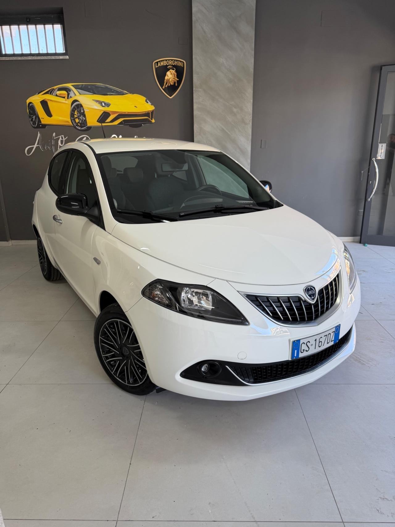 Lancia Ypsilon 1.0 Hibrid GPL