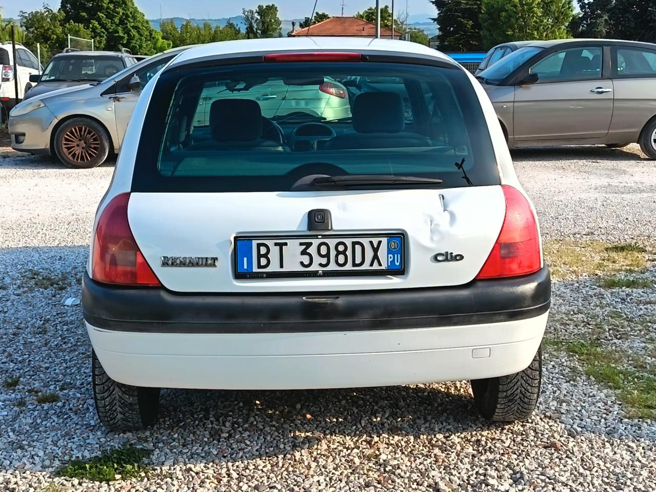 Renault Clio 2001 -1.2 cat 3 porte OCCASIONE UNICOPROPIETARIO NEOPATENTATI