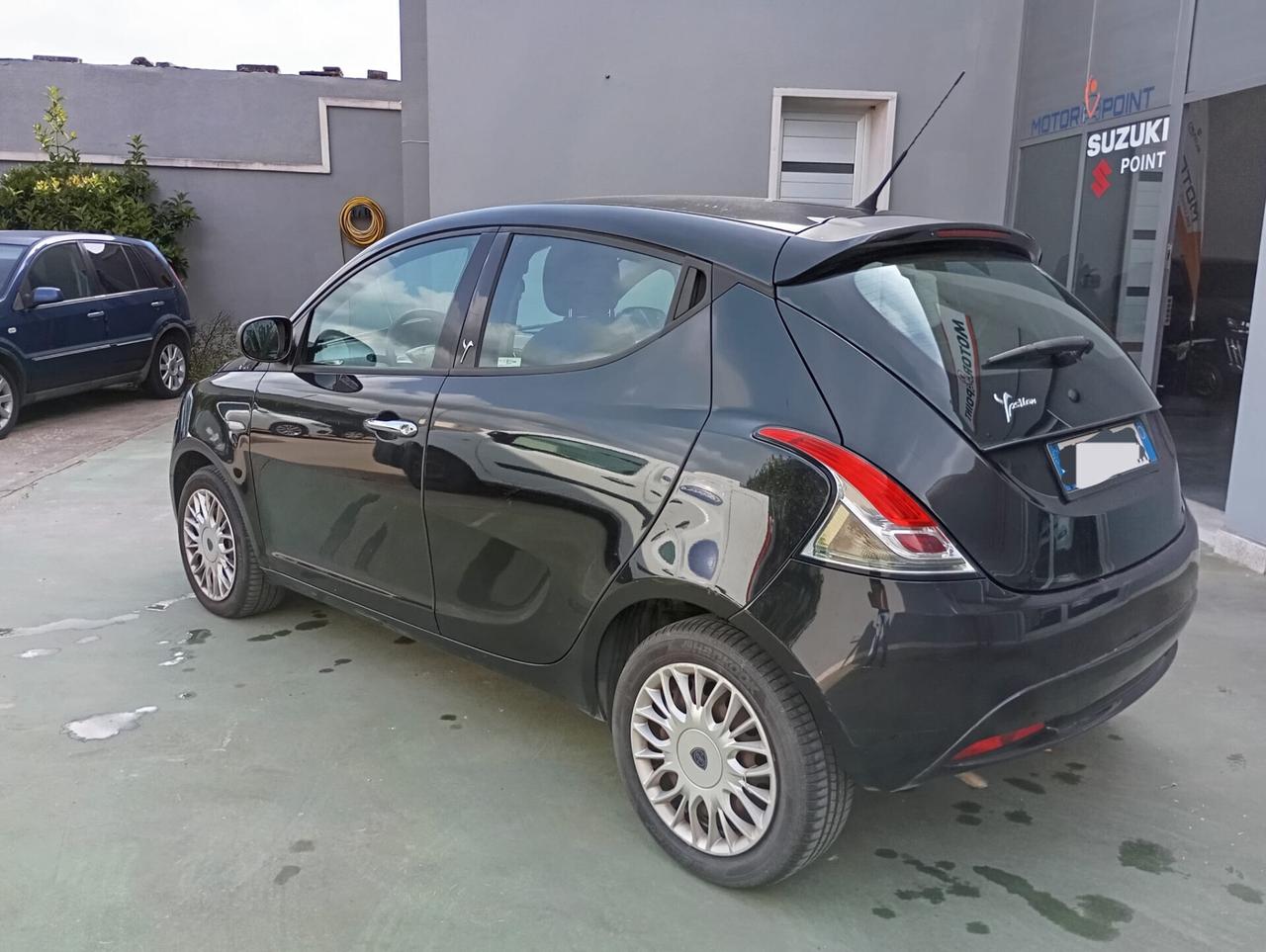 Lancia Ypsilon 1.2 69 CV 5 porte Silver