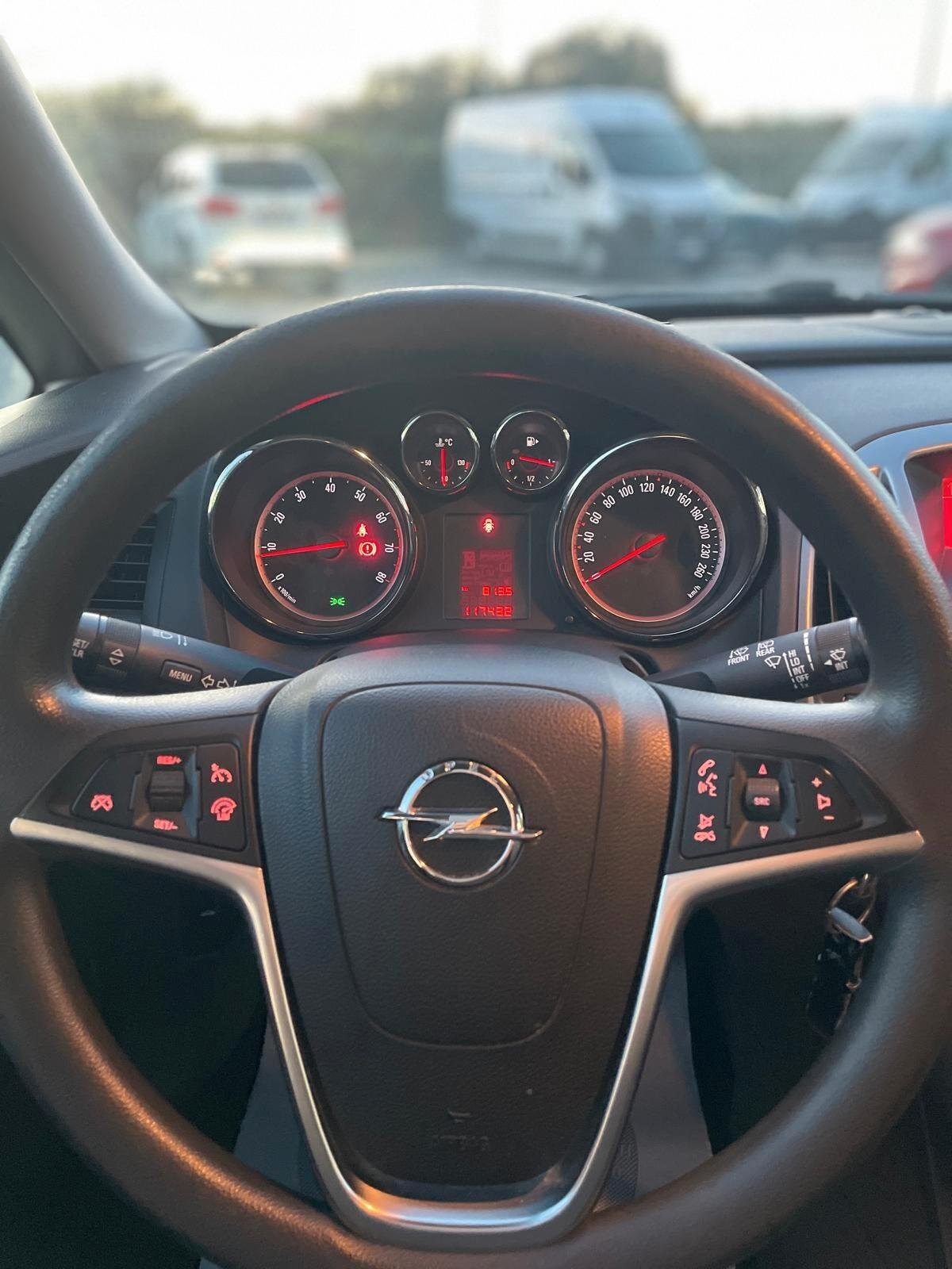 Opel Astra 1.4 Turbo 140CV Sports Tourer Cosmo