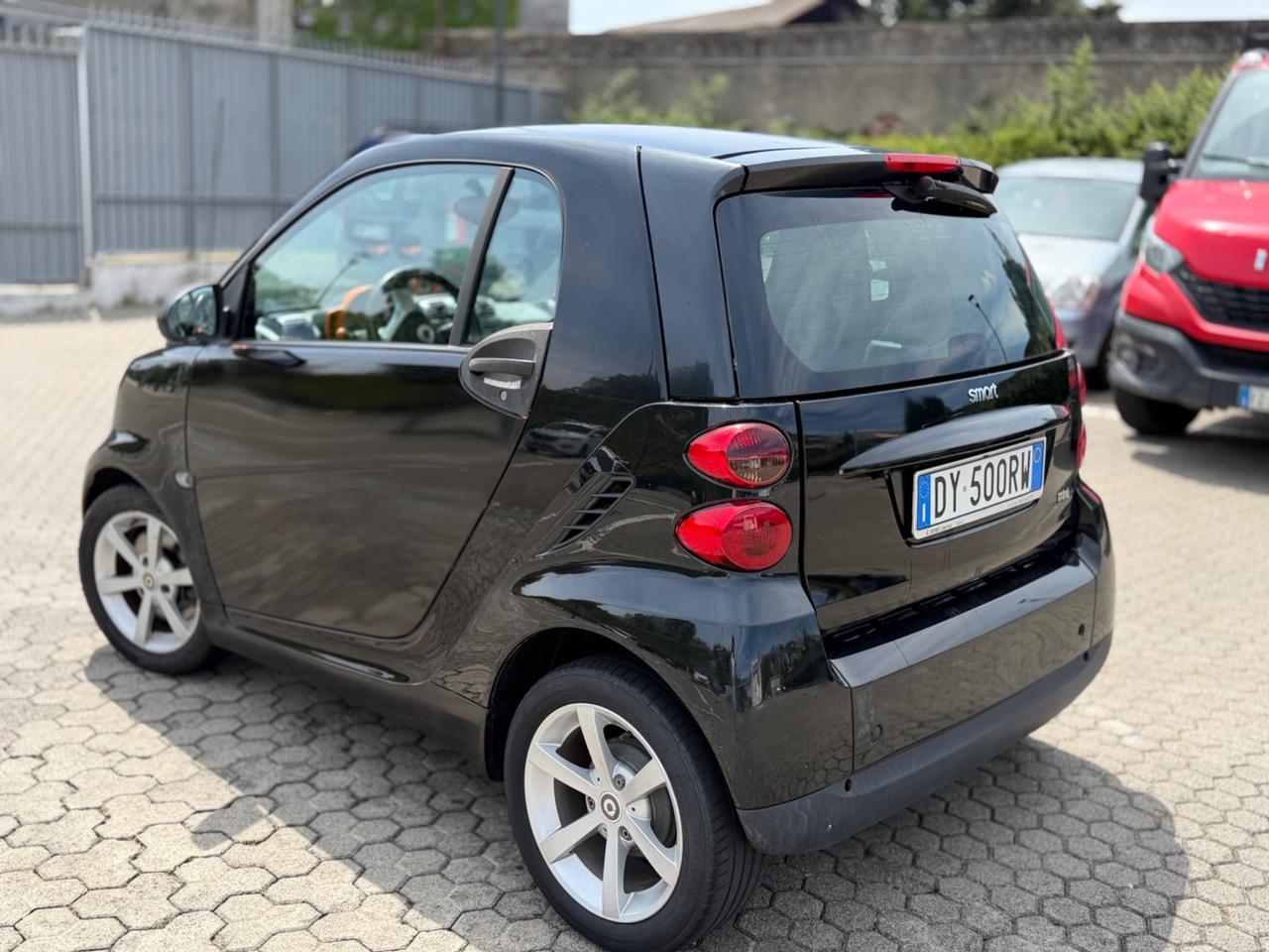Smart Fortwo 1.0mhd 71cv km 49.000 - 2009 automatico