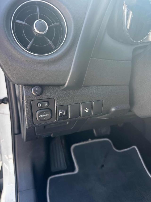 TOYOTA Auris Touring Sports 1.8 Hybrid Black Edition CVT