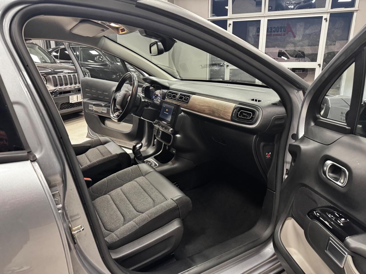 CITROEN C3 1.2 BENZINA MY2022 SHINE