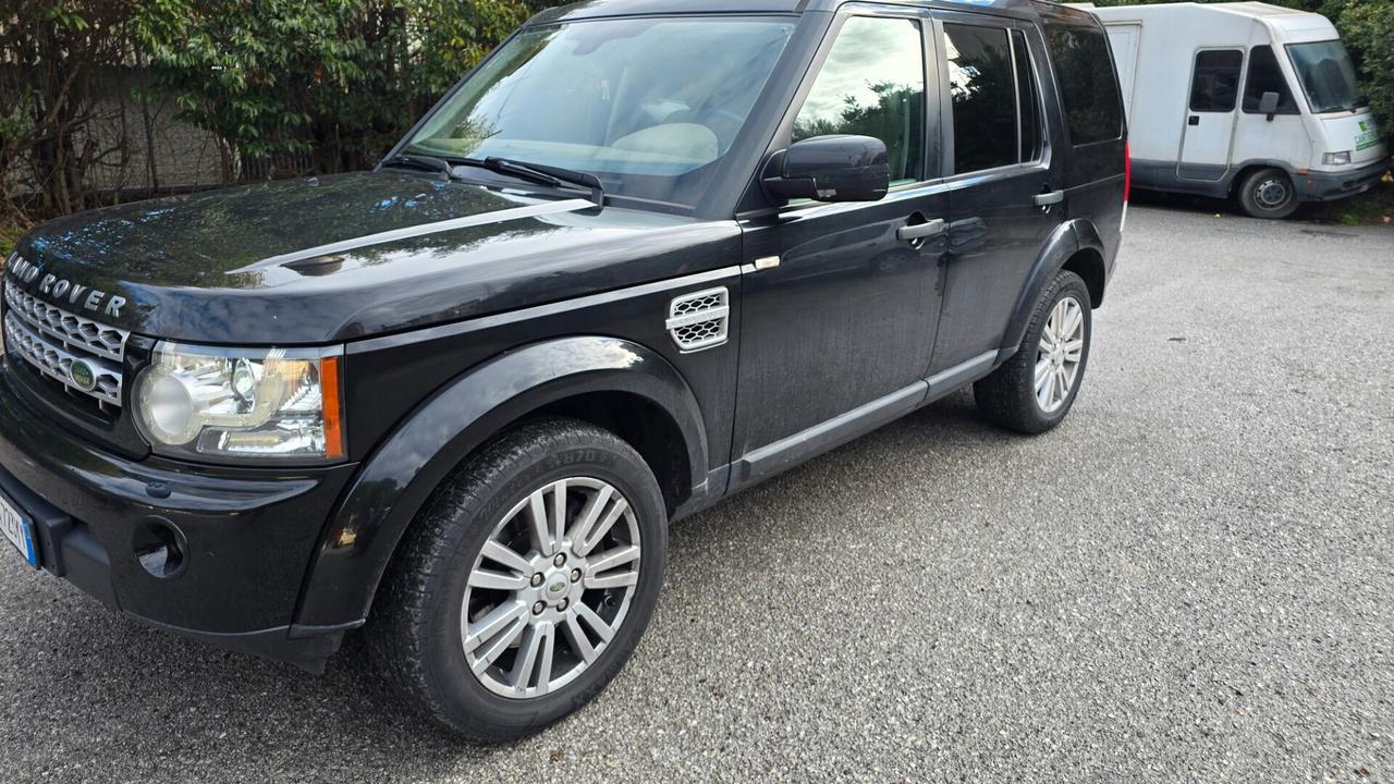 Land Rover Discovery 4 3.0 TDV6 HSE