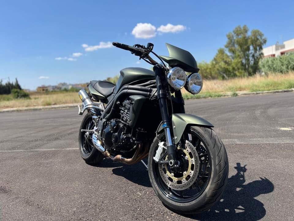 TRIUMPH SPEED TRIPLE