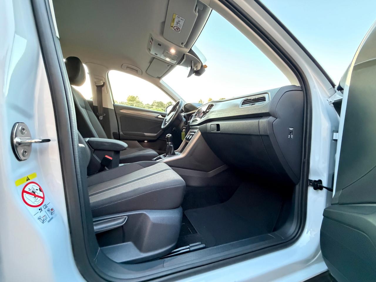 Volkswagen T-Roc/1.0 TSI 110 CV/CAR PLAY/CERCHI 17"/NEOPATENTATI