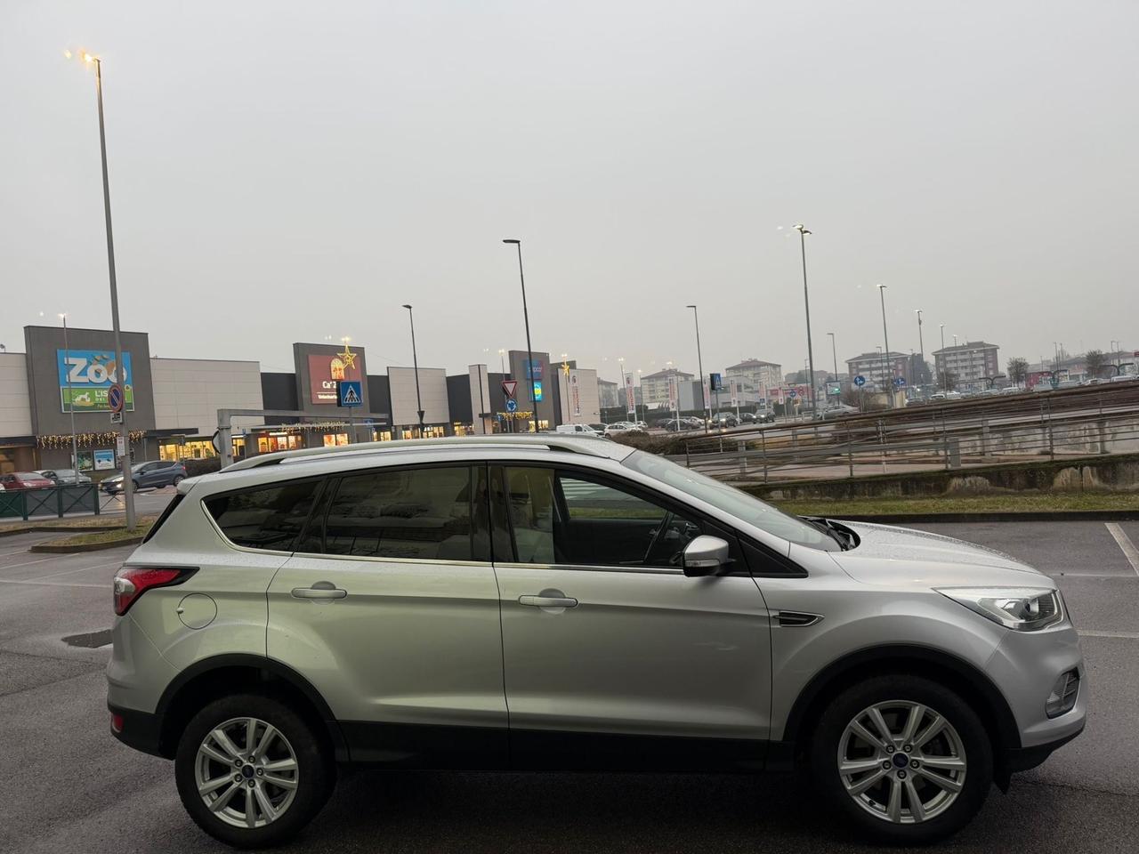 Ford Kuga 1.5 TDCI 120 CV S&S 2WD ST-Line Business