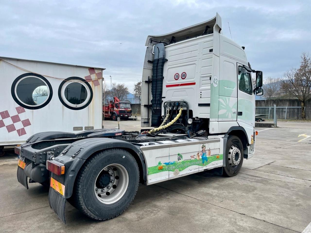 VOLVO FH12-460 - AUTOMATICO CON VOITH -EURO 3 TACHIGRAFO ANALOGICO