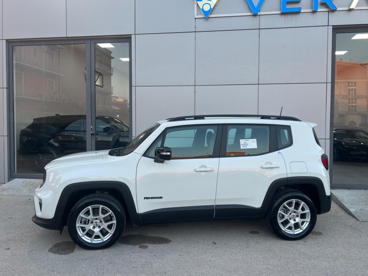 Jeep Renegade phev Altitude possibilità noleggio no scoring
