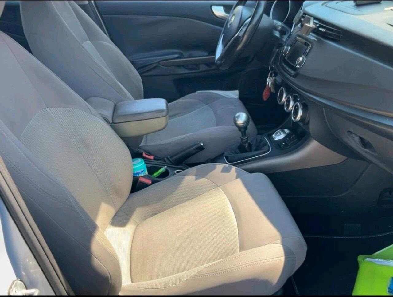 Alfa Romeo Giulietta 1.6 JTD105 cv ok neopatentati.