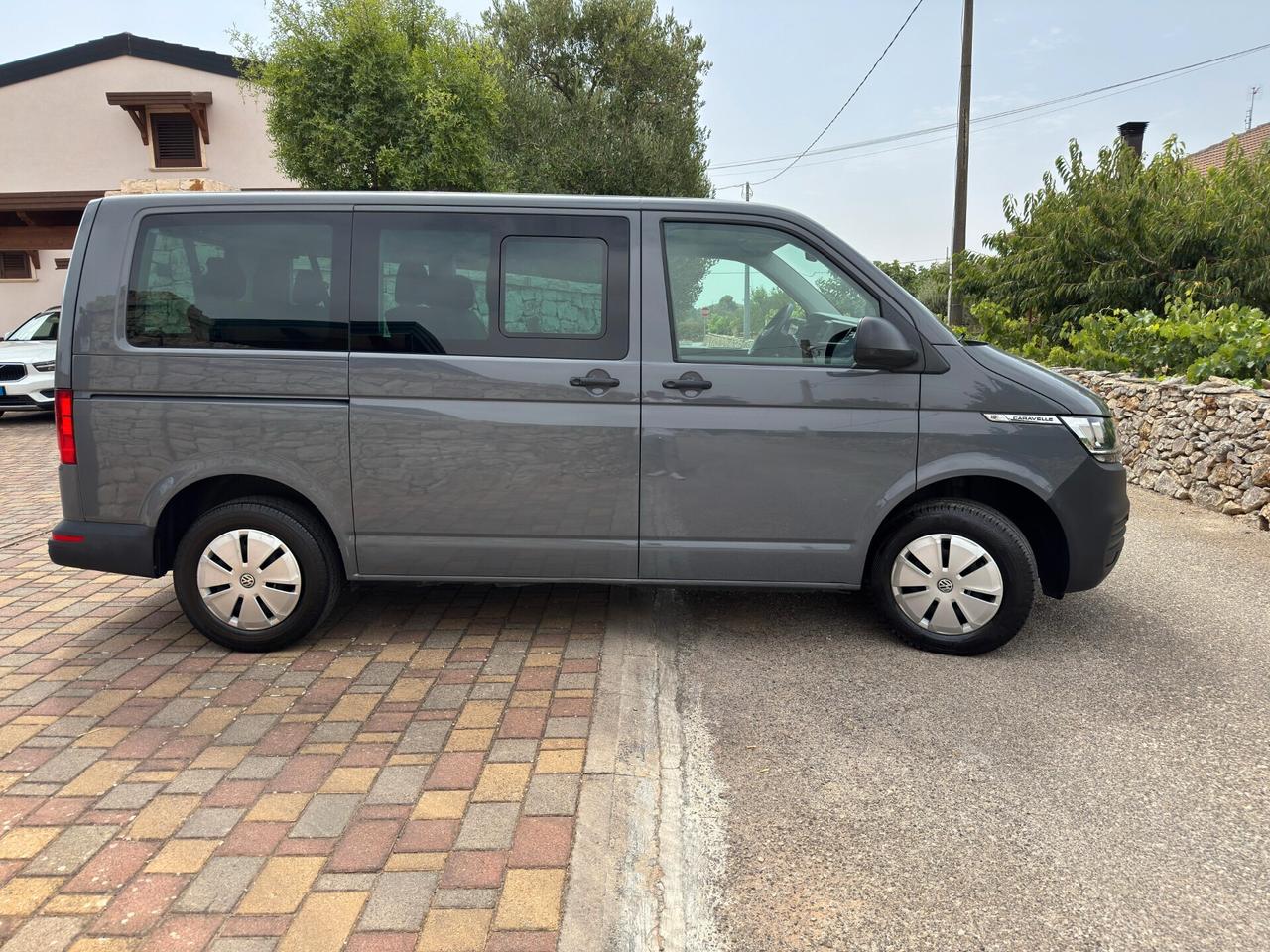 Volkswagen Caravelle 2.0 TDI 110 cv Trendline 9 posti