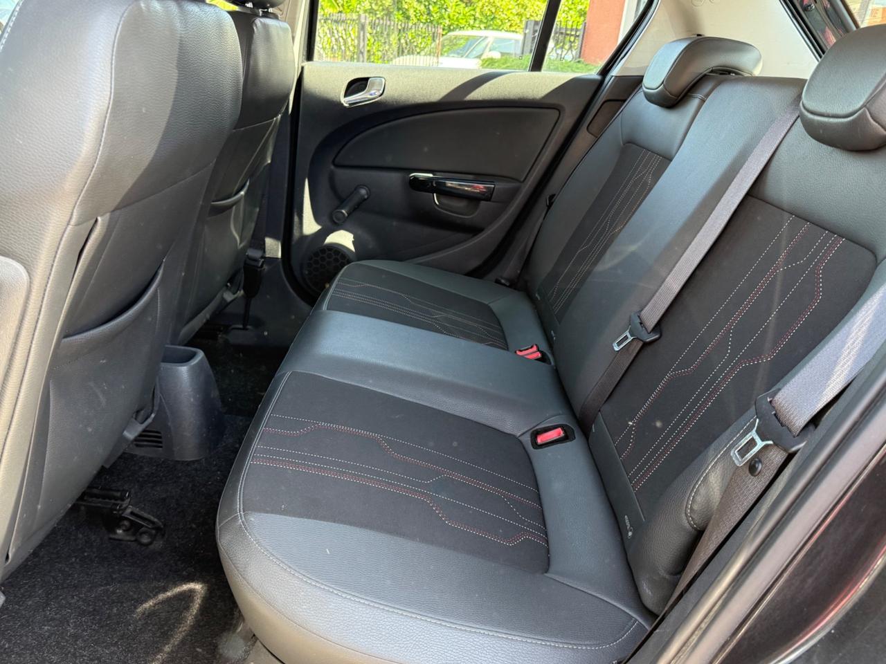 Opel Corsa 1.2 5 porte Sport