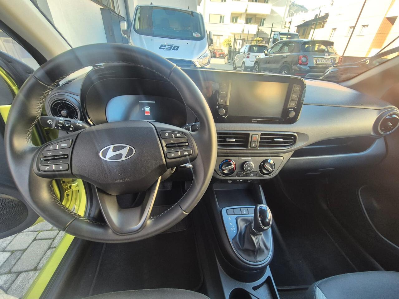 HYUNDAI I10 1.0 mpi Tech Connect Pack - CAMBIO AUTOMATICO
