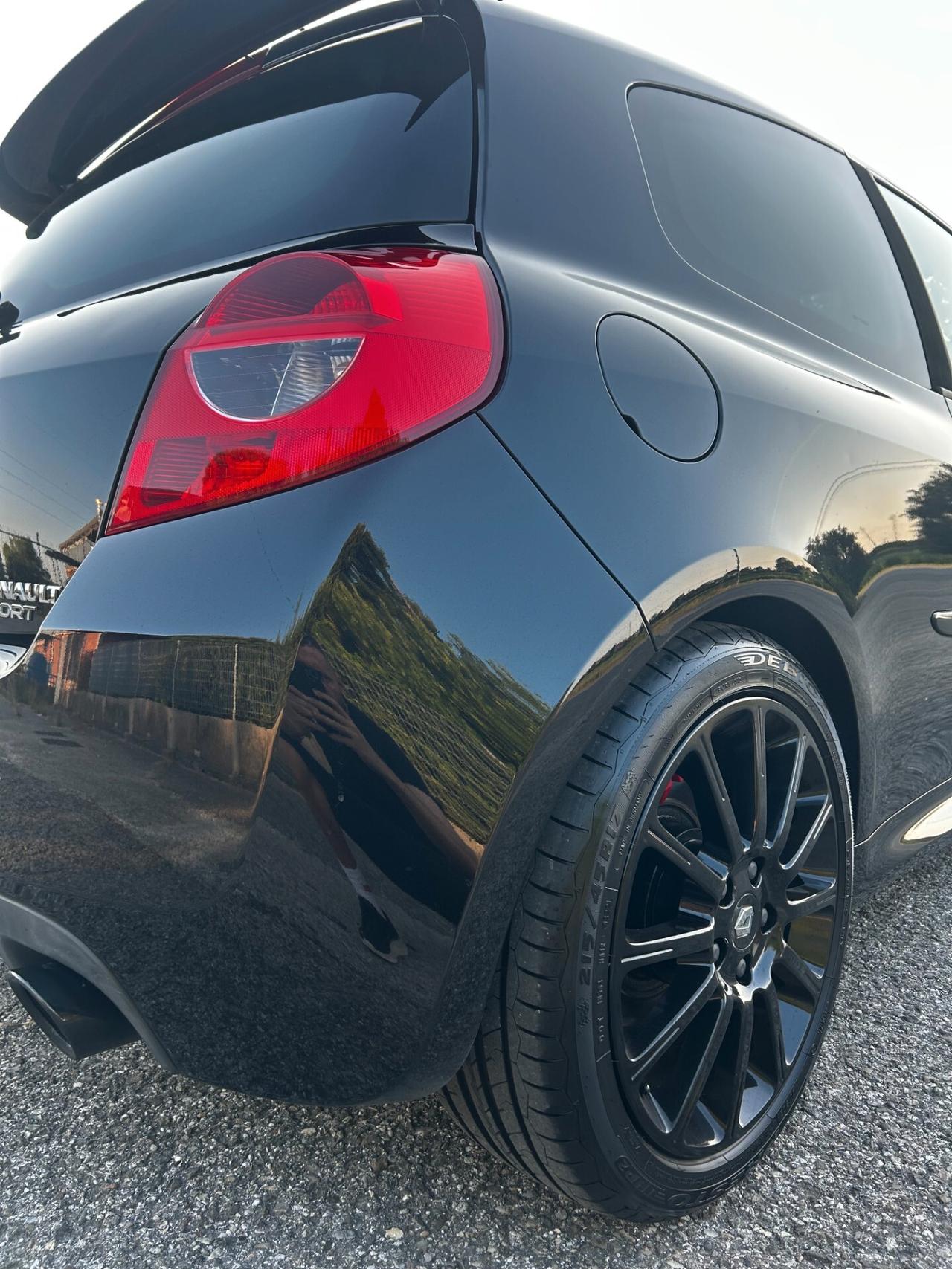 Renault Clio RS F1 Team R27
