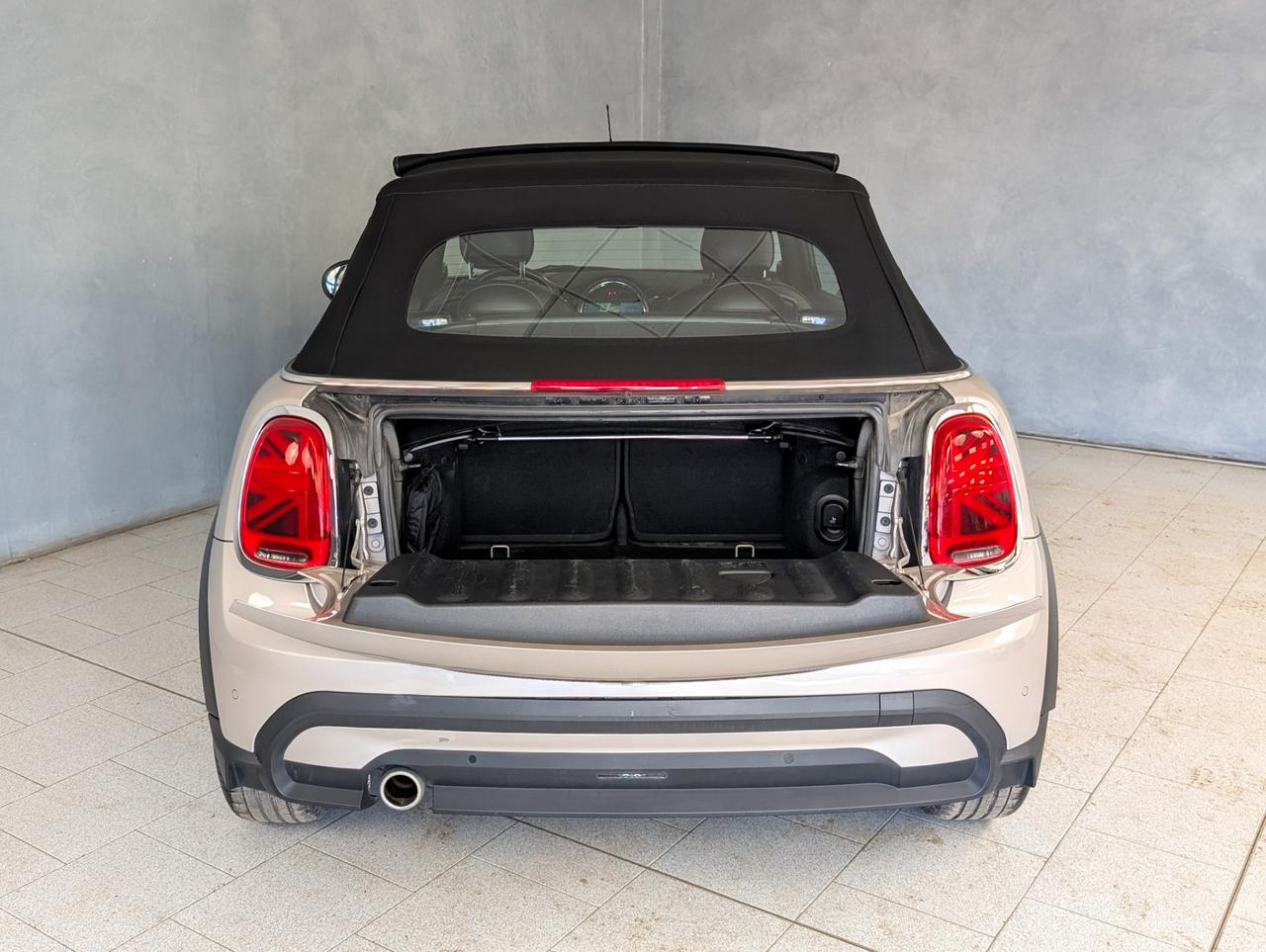 Mini Cooper Cabrio 1.5 Cooper Premium Plus