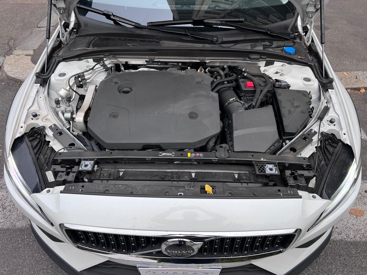 Volvo V60 Core 2.0 B4 MHEV #7114
