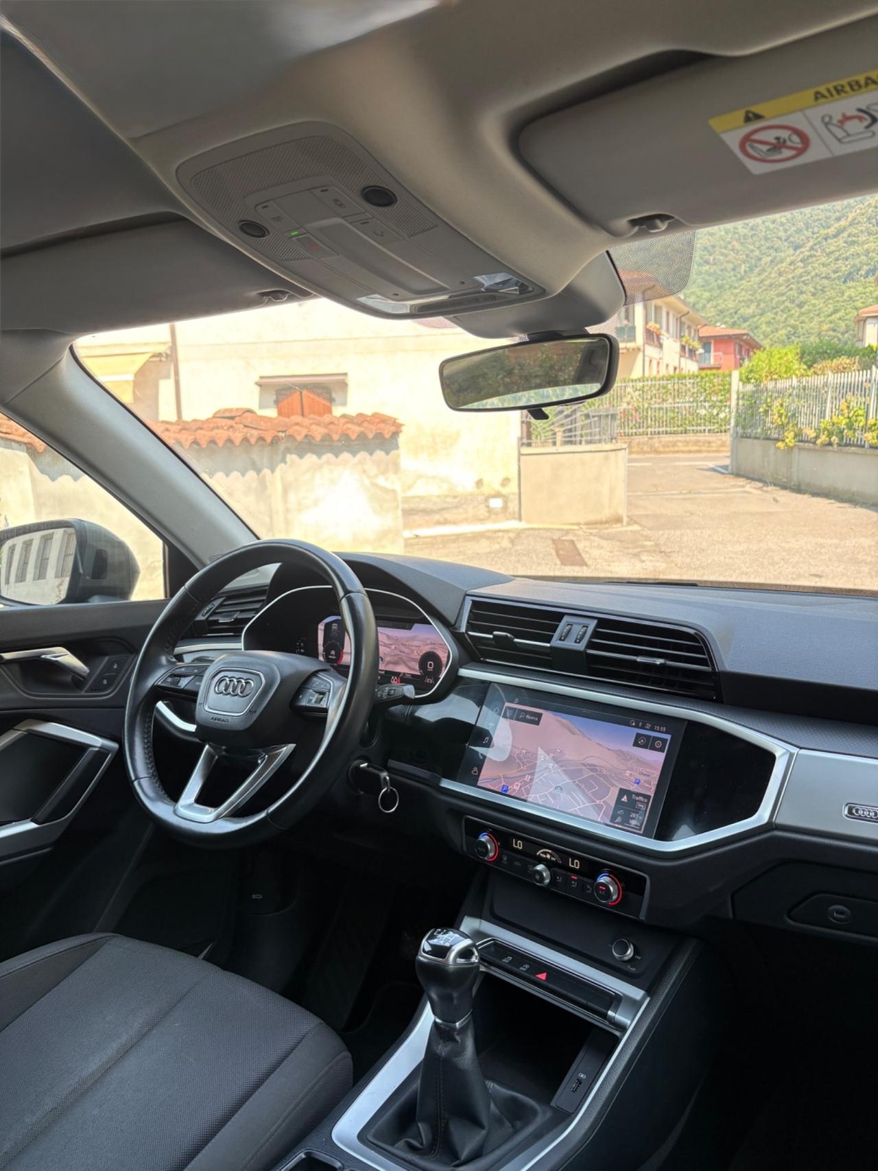 Audi Q3 35 TFSI Business Advanced