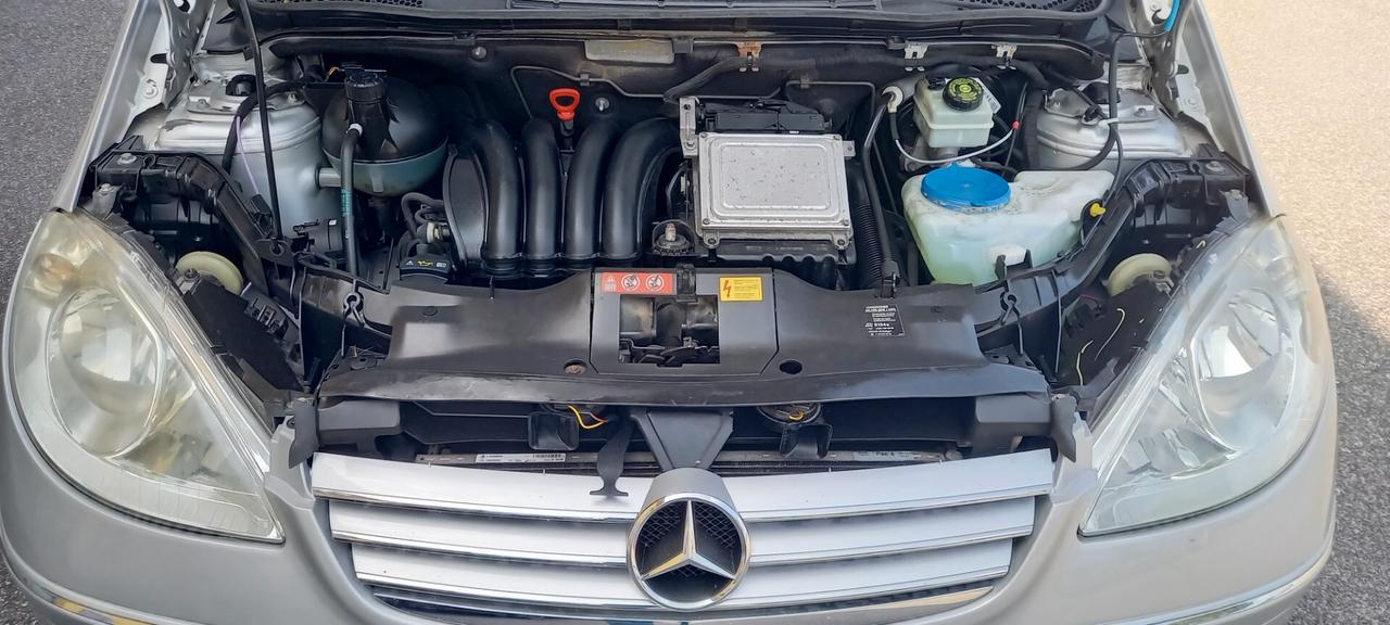 Mercedes-Benz Classe A 150 All. Elegance Benzina cc. 1.5 CV. 95 Cambio Manuale 5 Porte 5 Posti Utilizzabile anche per i Neopatentati.