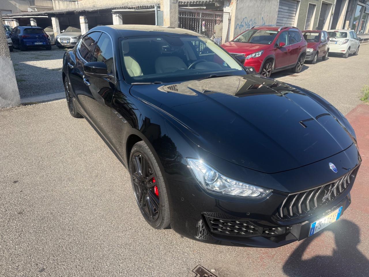 Maserati Ghibli V6 430 CV