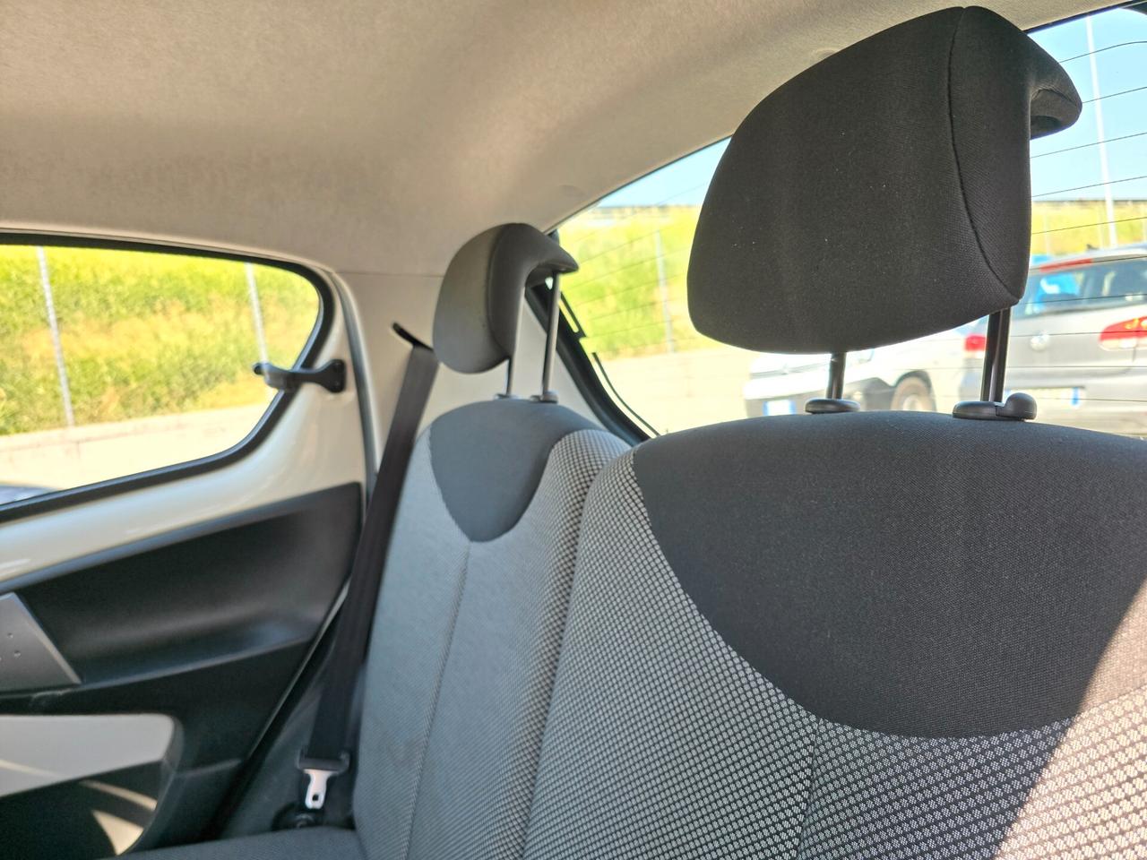 Toyota Aygo 1.0 12V VVT-i 5 porte Lounge Connect MMT