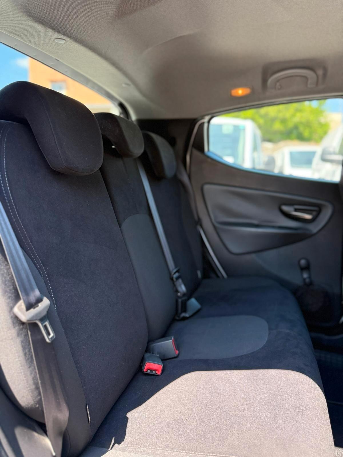 Lancia Ypsilon 1.2 69 CV 5 porte GPL Gold
