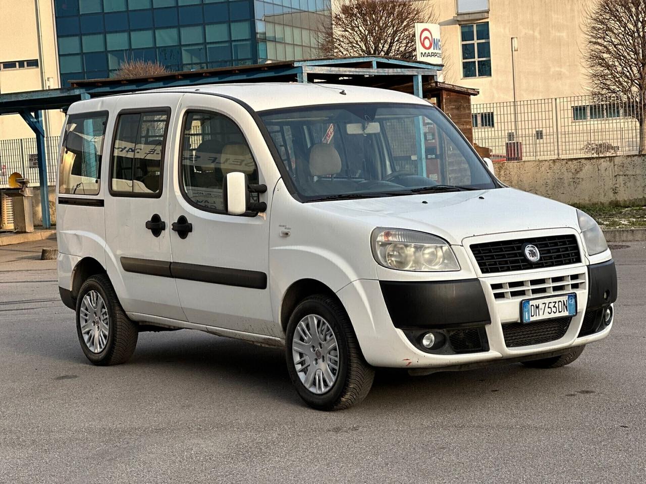 Fiat doblo 5 posti anno 2008 autocarro