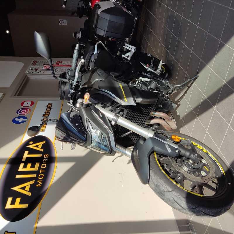 Honda CB 750 Hornet - 2024