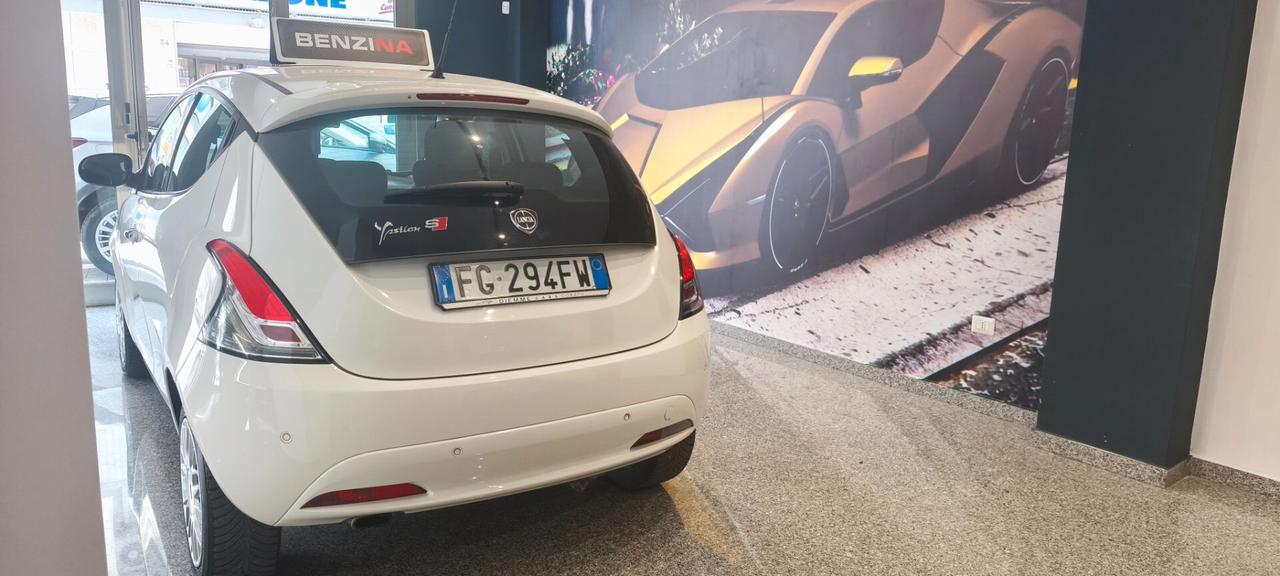 Lancia Ypsilon 1.2 69CV Gold SENSORI 2016