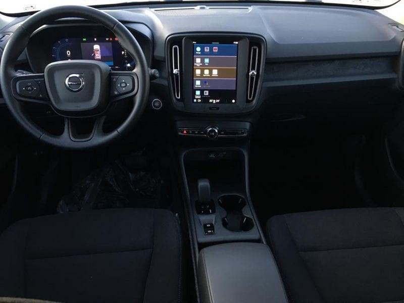 Volvo XC40 B3 automatico Essential 12.485 KM!! PARI NUOVO