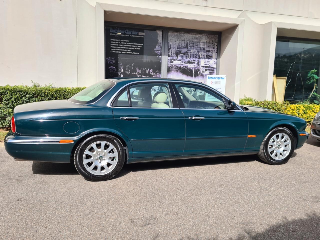 Jaguar XJ6 3.0 V6 cat 235CV A.S.I.