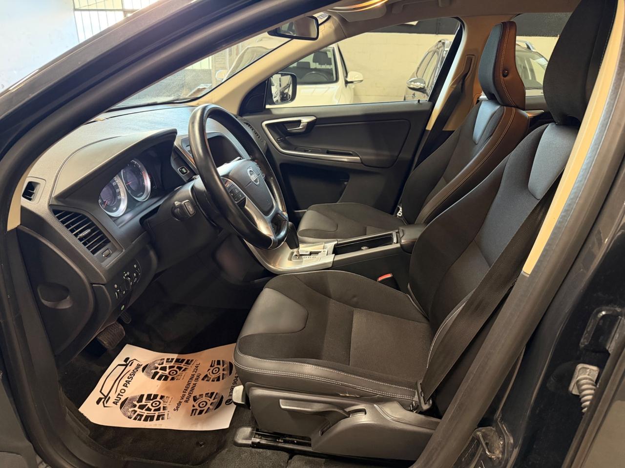 Volvo XC 60 XC60 D3 Geartronic R-design