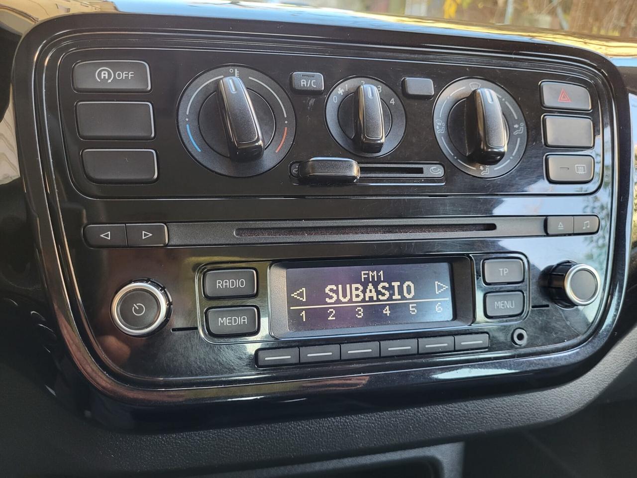 VOLKSWAGEN UP! ECO METANO-3 EURO X 100 KM-BOLLO 35