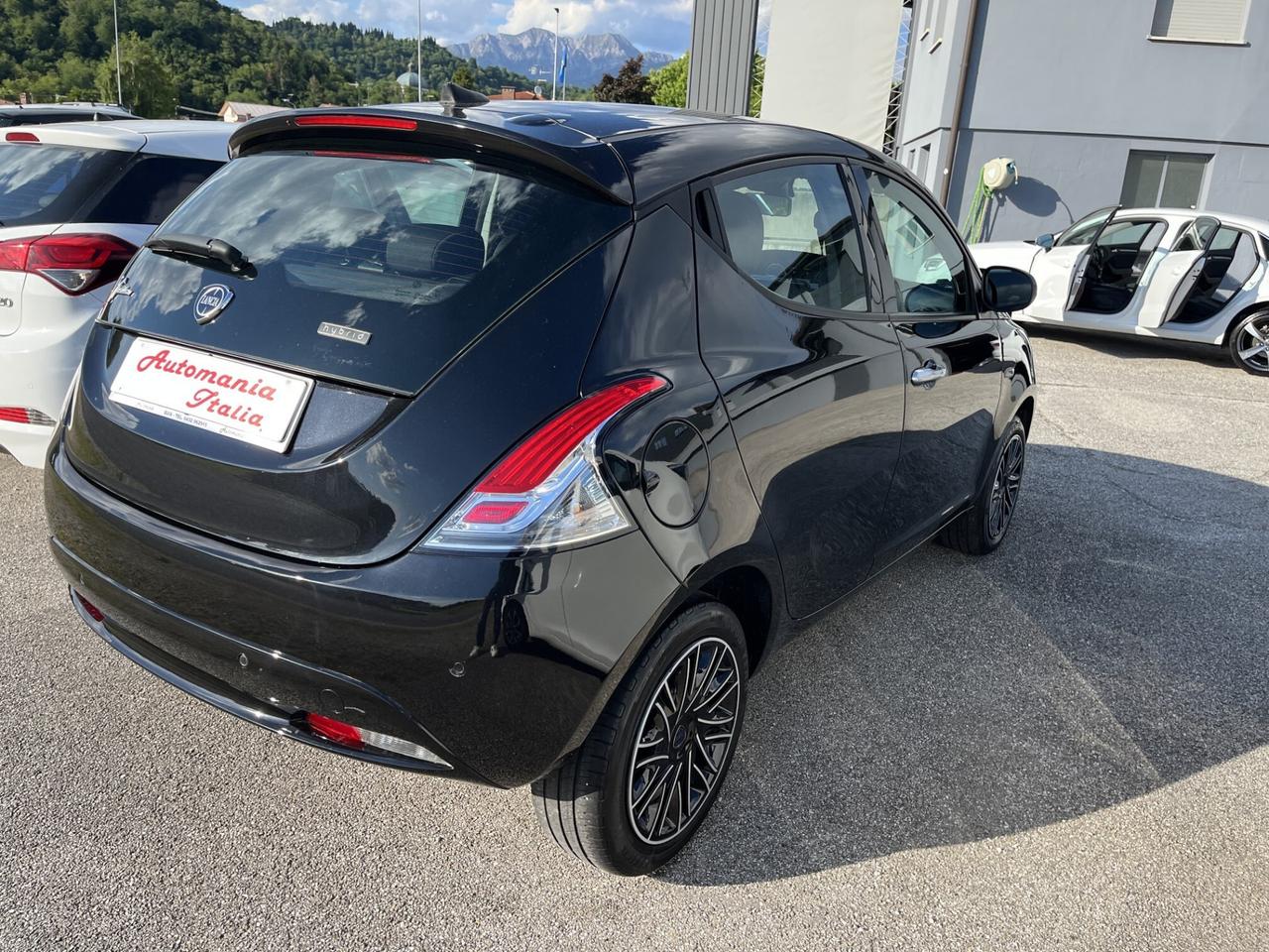 LANCIA YPSILON 1000 CC 69 CV GOLD