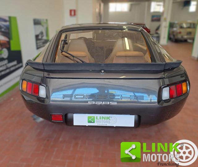 PORSCHE 928 S