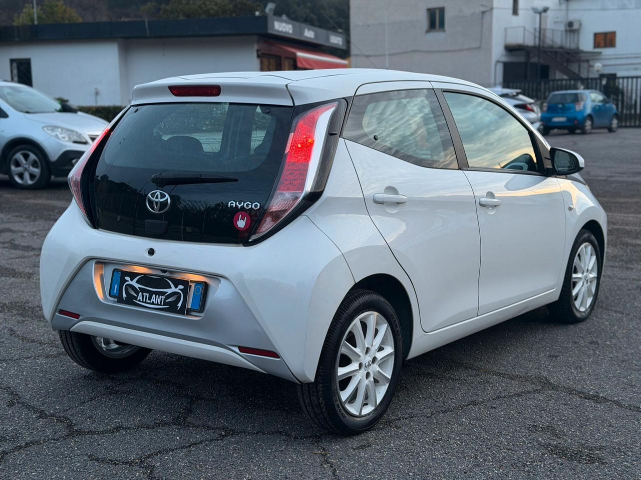 Toyota Aygo 1.0 VVT-i 69 CV 5 porte x-wave