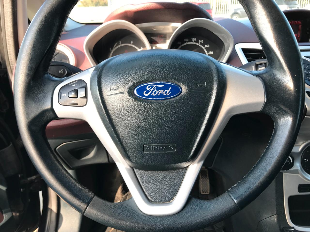 Ford Fiesta 1.2 16V 5p. Ghia GPL