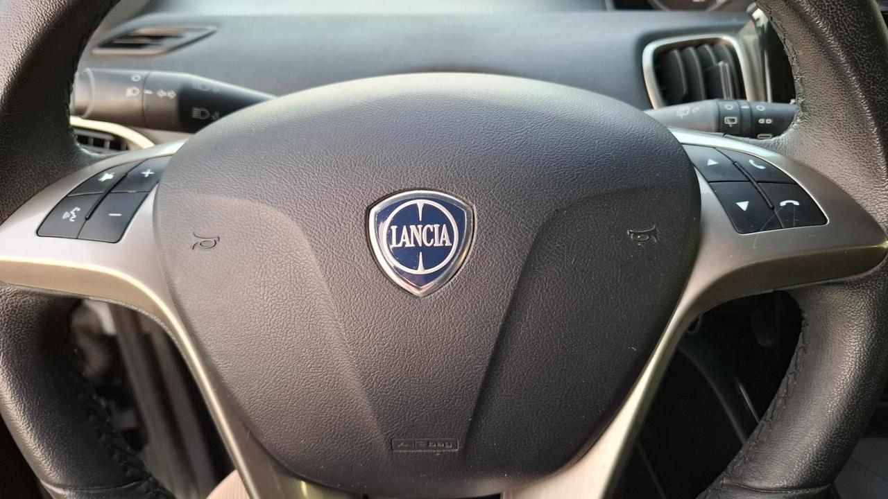 Lancia Ypsilon 5 Porte Ypsilon 1.0 firefly hybrid Gold s&s 70cv