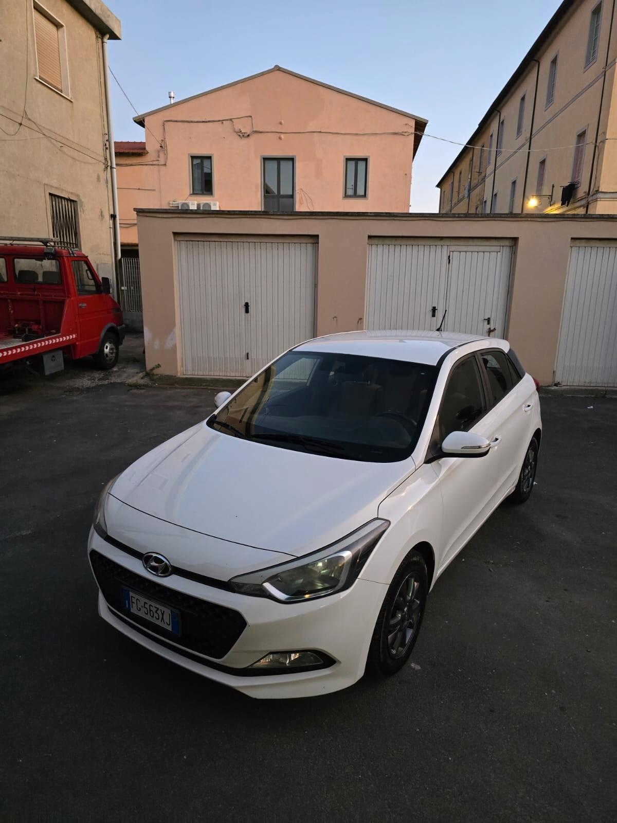 Hyundai i20 1.2 84 CV 5 porte Comfort unico proprietario garanzia 12 mesi accetto permute