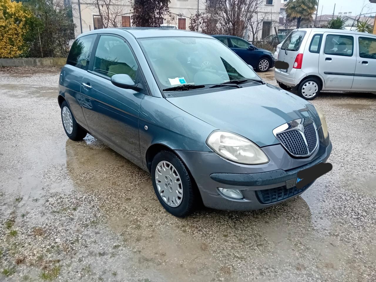 Lancia Ypsilon 1.2 adatta a neopatentati